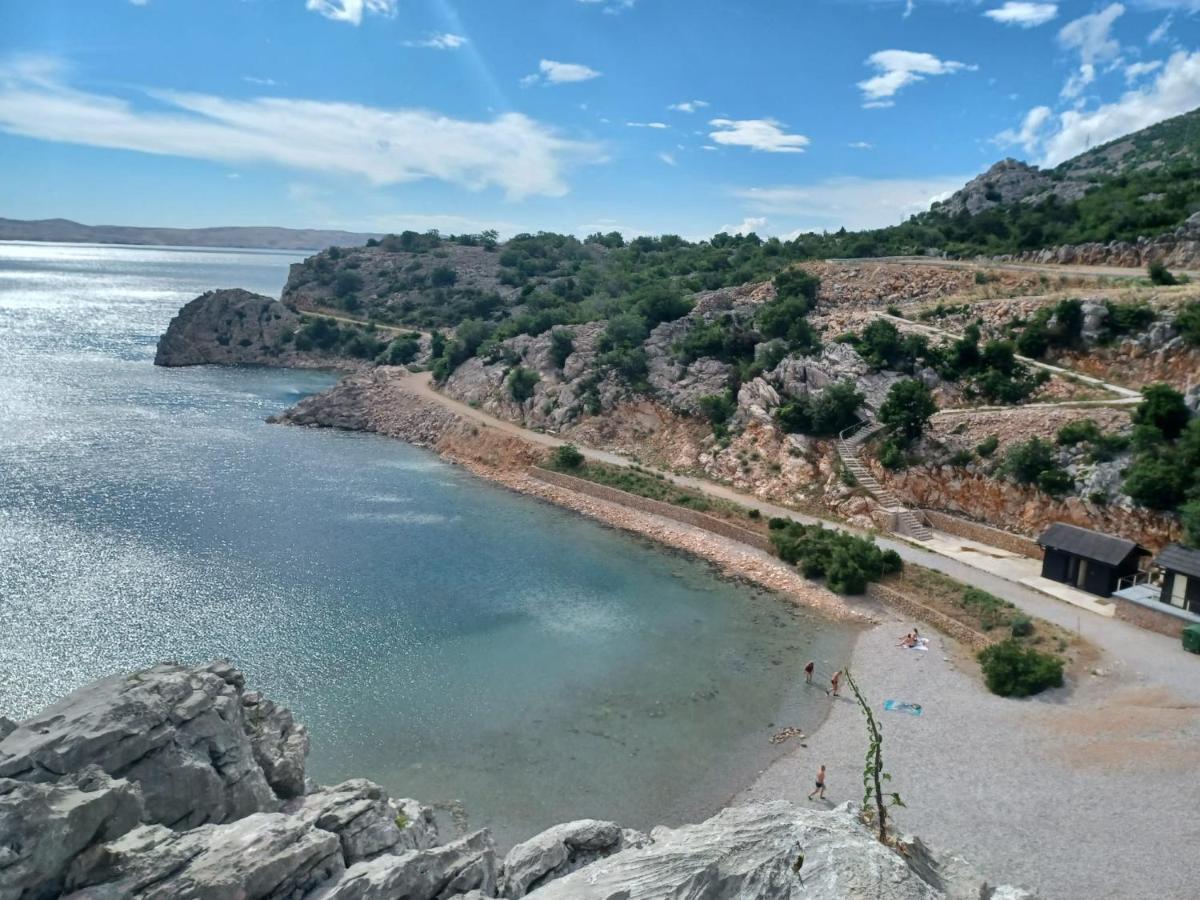 Apartmani Luky Karlobag Esterno foto