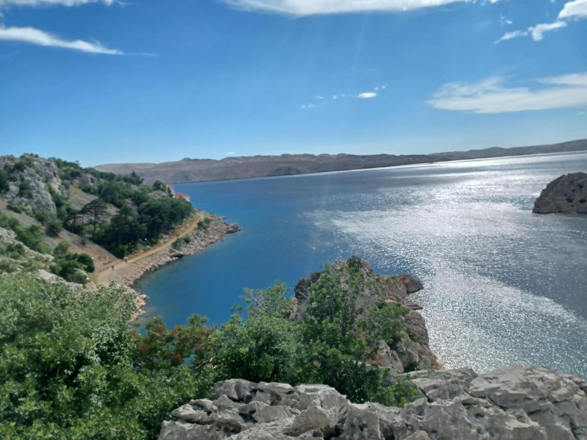 Apartmani Luky Karlobag Esterno foto