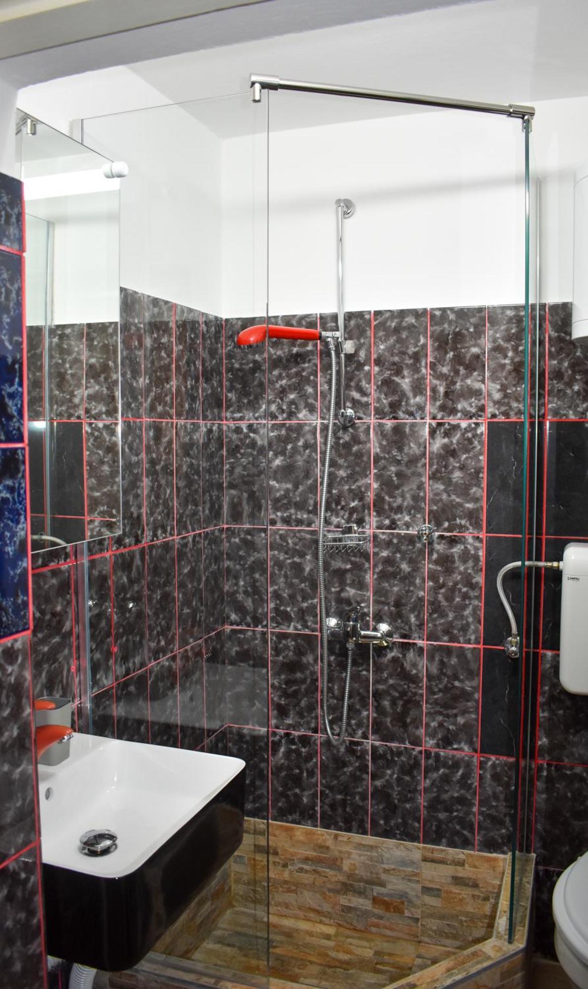 Apartmani Luky Karlobag Esterno foto